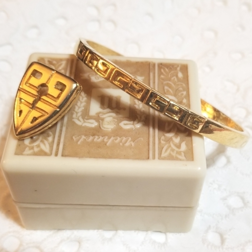 Givenchy LOGO Vintage Bracelet and Lapel Pin - Picture 2 of 7